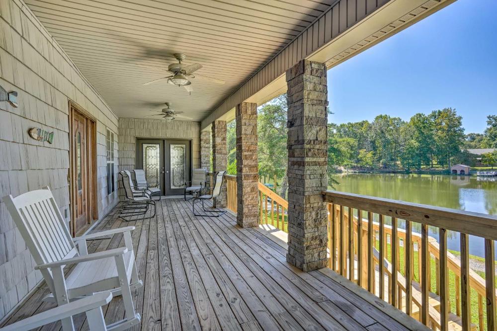 Fish, Kayak and More Lakefront Georgia Home